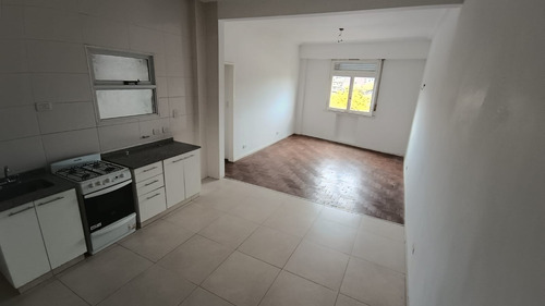 3 Ambiente Al Frente Con Balcon - Boedo