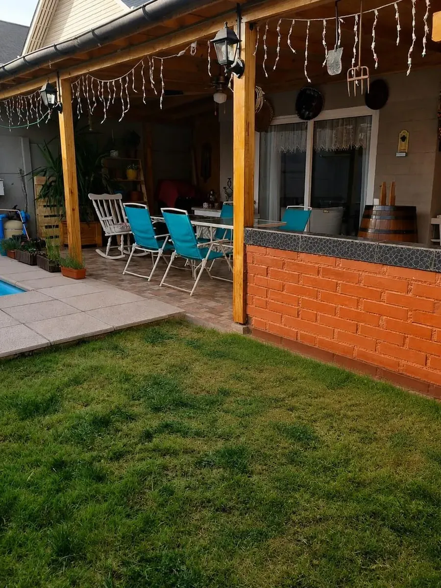 Imagen 2 de 26 de Casa 3d Sala De Estar, Piscina Y Quincho