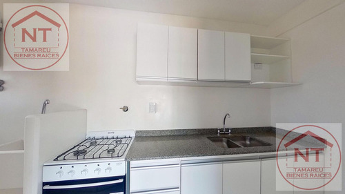 Departamento 2 Ambientes. Balcon Corrido. Piso Alto. Villa Del Parque. 58m
