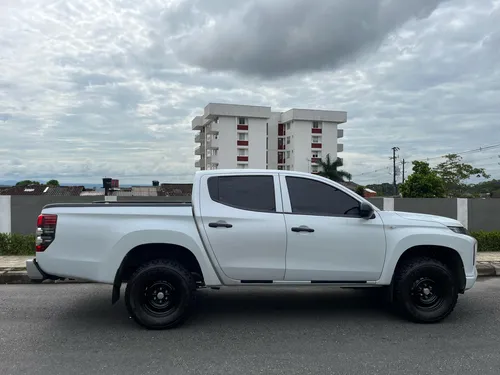 Mitsubishi L200 Lgx