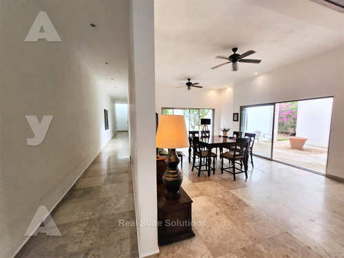 Casa En Venta De 2 Recámaras, Estudio Tv, Piscina, Sm 307, Doctores, Cancún