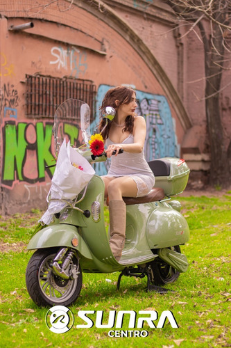 Imagen 2 de 19 de Moto Vintage / Tipo Vespa / 50km Bateria Litio Extraible / G