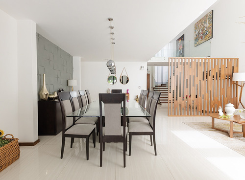 Casa En Venta La Concepcion Zavaleta Con Doble Altura Y Amplio Jardin
