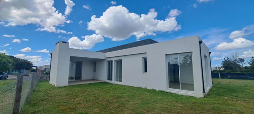 Venta Casa 4 Ambientes Con Pileta Santa Elena Pilar