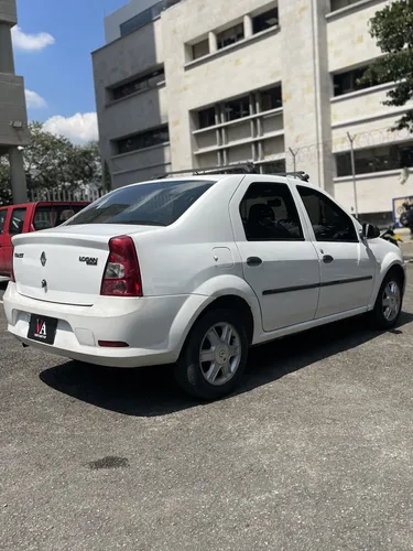 Renault Logan 1.6 expression.