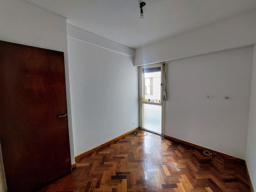 Departamento En Alquiler Con Cochera En Flores