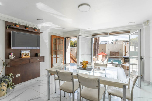 Venta Triplex 7 Amb Pileta/jardin/cocheras