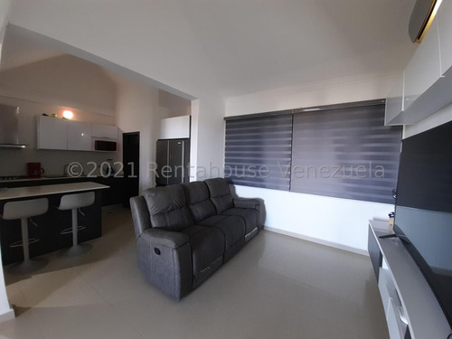Townhouse En Venta Ubicado En Lomas Del Este Valencia Carabobo 23-30338, Eloisa Mejia