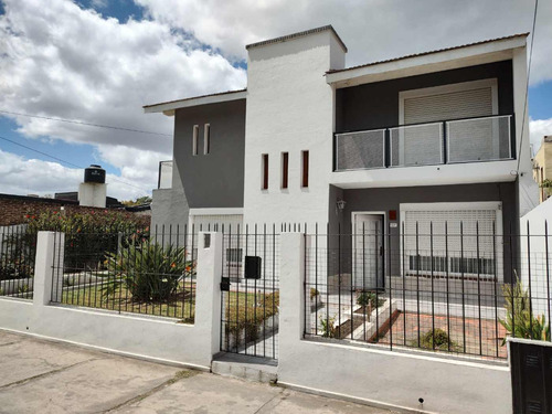 Venta Casa 6 Amb C/  Jardín  Tristan Suarez Centro