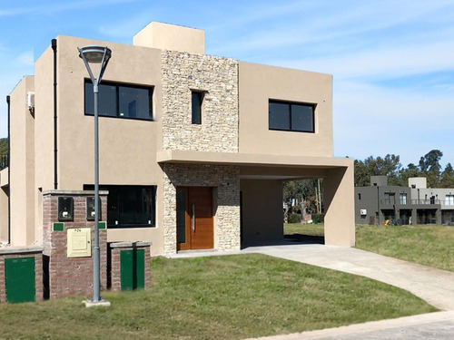 Imagen 1 de 30 de Casa Venta Barrio Privado Moreno Zona Oeste