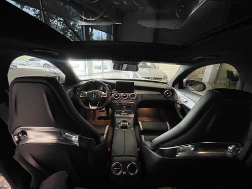 Imagen 8 de 11 de Mercedes-benz Clase C63s