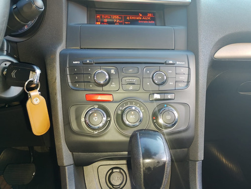 Citroën C4 Lounge 2.0 Tendance Flex Aut. 4p