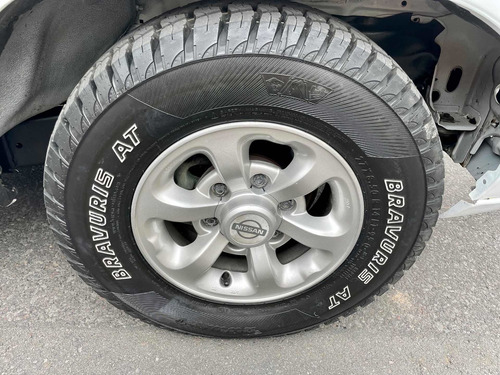 Imagen 11 de 13 de Nissan Np300 Largo Tm5 Mt 1999
