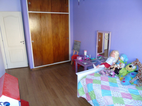 Venta Villa Sarmiento Triplex 4 Amb. Apto Credito