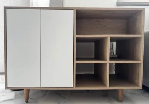 Cómoda Madera Color Arena Y Blanco. (Usado)
