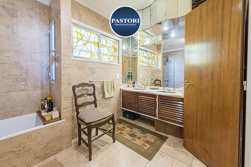 Venta De Casa De 6 Amb, Gge P/2 Autos Y Patio Quincho Pil