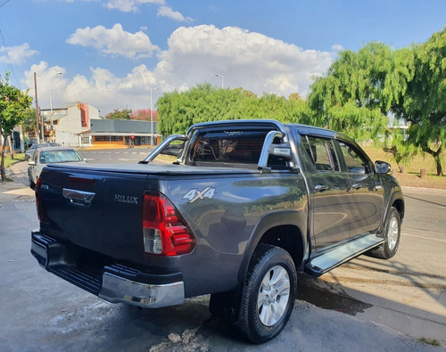 Toyota Hilux 2.8 Cd Sr 177cv 4x4 2016