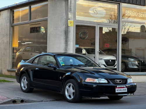 Ford Mustang coupe 3.8 V6