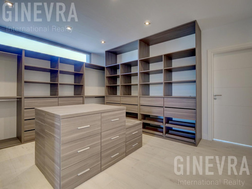Casa En Venta A Estrenar En Nordelta, El Golf
