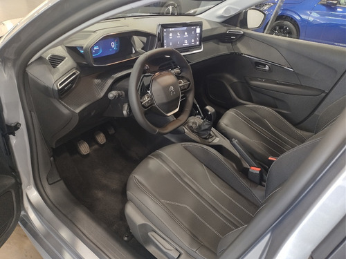 Imagen 17 de 23 de Peugeot 208 Allure 1.6