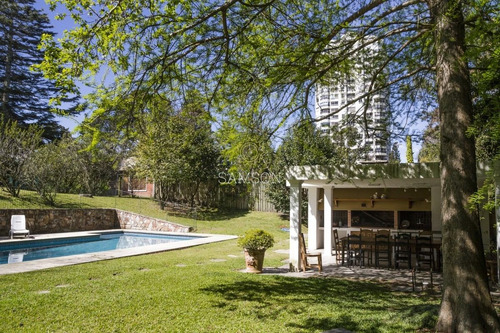 Oportunidad Casa De 3 Dormitorios Con Piscina En Playa Mansa, Punta Del Este- Ref: 60771