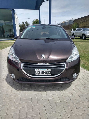 Imagen 7 de 11 de Peugeot 208 2014 1.6 Feline Pack Cuir