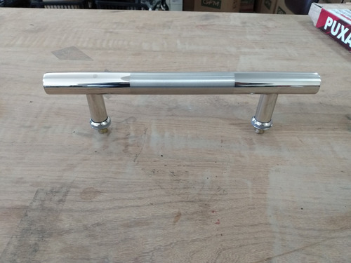 Imagem 4 de 4 de Par Puxador Redondo Inox Duplo Polido Porta Pivotante 30cm
