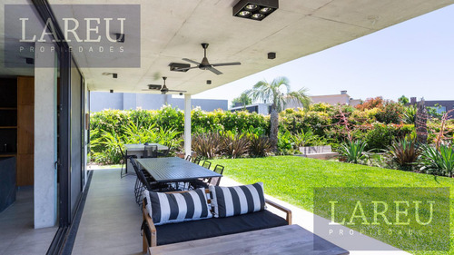 Casa En Venta En Ayres Plaza