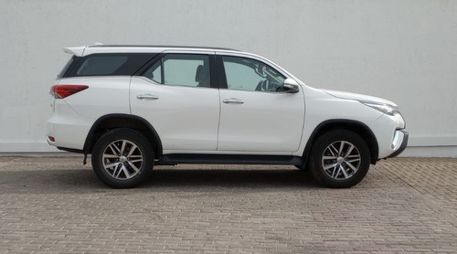 Imagen 12 de 14 de Toyota 2016 Hilux Sw4 Tdi Srx At L/16