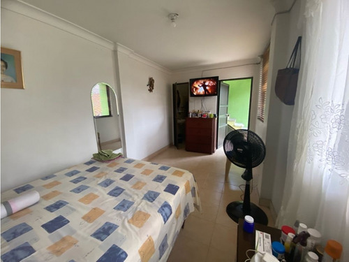 Se Vende - Permuta Casa Amplia De Una Planta Barrio Obrero Palmira