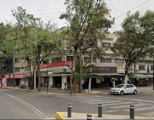 Casa Grande Con Giro Comercial Frente A Glorieta Scop