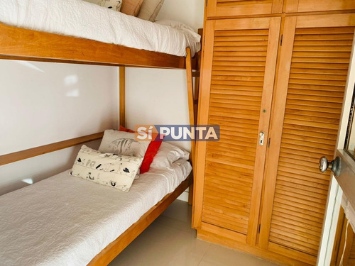 Imagen 26 de 28 de Venta De Apartamento De 2 Dormitorios En Torre Cristal Punta Del Este