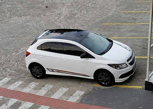 Imagem 8 de 8 de Chevrolet Onix 2016 1.4 Effect 5p