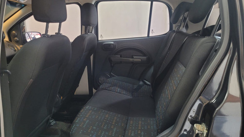 Fiat Uno Uno Vivace 1.0 8V (Flex) 4p