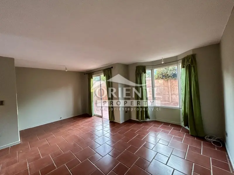 Imagen 2 de 27 de Valle Lo Campino, Condominio Seguro Casa Remodelada