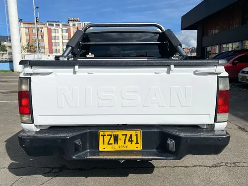 Nissan Frontier Np300 Mt 2.4 4x2