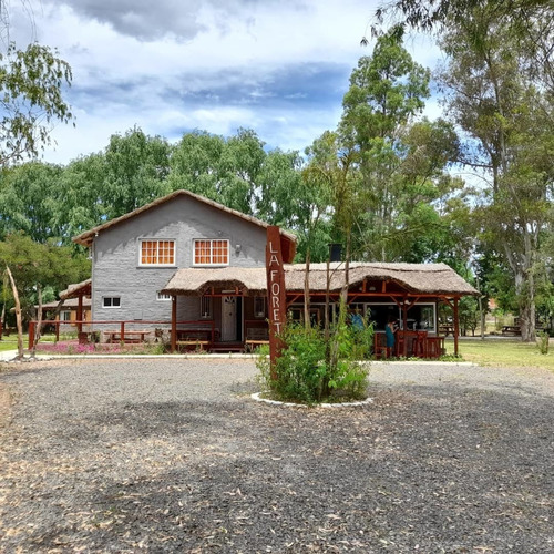 Imagen 3 de 13 de Promo Enero ,complejo De Cabañas En Gualeguaychuduplex. Aparts Piscinas, Estacionamiento,parrillas Juegos, A 30 Metros Del Rio