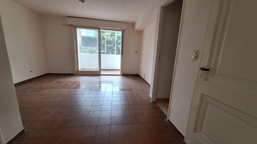 Departamento En Venta , 2 Amb, Av Garay  900 Caba