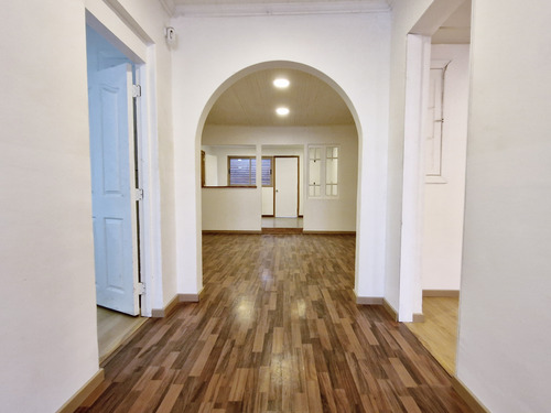 Arriendo Amplia Casa 5d 2b Y Est 10 Autos, En La Cisterna