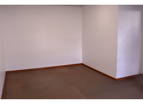 Arriendo Bodega 396 M2 + 72 M2 De Oficina, Sector Aeropuerto