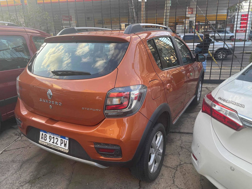 Imagen 7 de 10 de Renault Stepway 1.6 Privilege 105cv