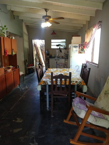Imagen 8 de 19 de 7 Bis Entre 471 Y 472 - Lote Con Casa A Reciclar En Venta - Savoia, City Bell