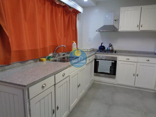 Se Alquila Hermosa Casa En Zona De Prestigio, Alquiler En Punta Del Este, Barrio Beverly Hills