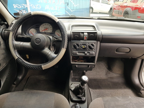 Chevrolet Corsa Sedan 1.0 Super Milenium 4p 2002