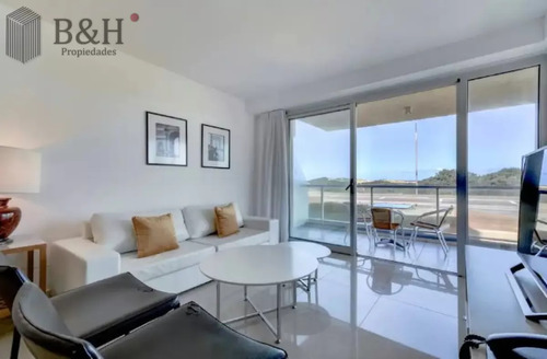 Apartamento De 3 Dormitorios En Venta Primera Línea Del Mar, Playa Brava Punta Del Este