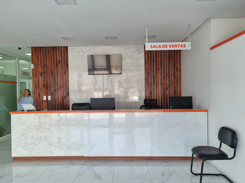 Excelente Local Multiuso Seminuevo Optima Ubicación