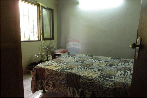 Vendo Casa En El Barrio San Isidro: 2 Habitaciones Y 1 Baño.