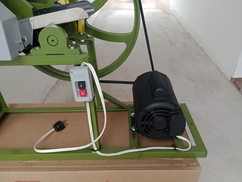 Garapeira De Cana Rolos De Ferro Com Motor Elétrico Completa