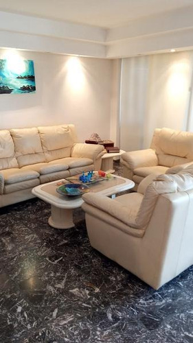Luminoso Semipiso De 5 Ambientes Con Balcón Y Vista Abierta En Venta - Barrio Norte