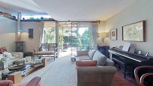 Casa Las Condes (841)
